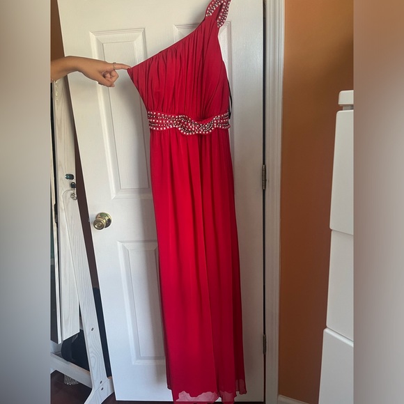 City Triangles One Shoulder Evening/Prom Dress - Picture 1 of 4